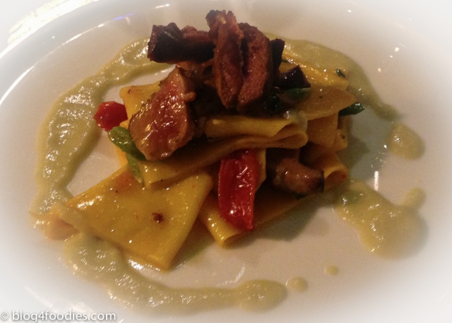 Petals of egg pasta with Guinea Fowl